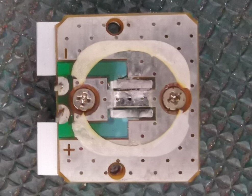 取下紫外線led後的發光模組基板