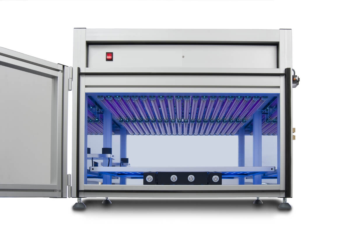 1751418772.jpg uv-testkammer-photostabilitaet.jpg